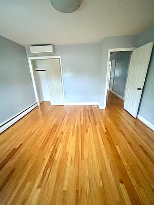 Rented by Luxian International Realty LLC | media 16