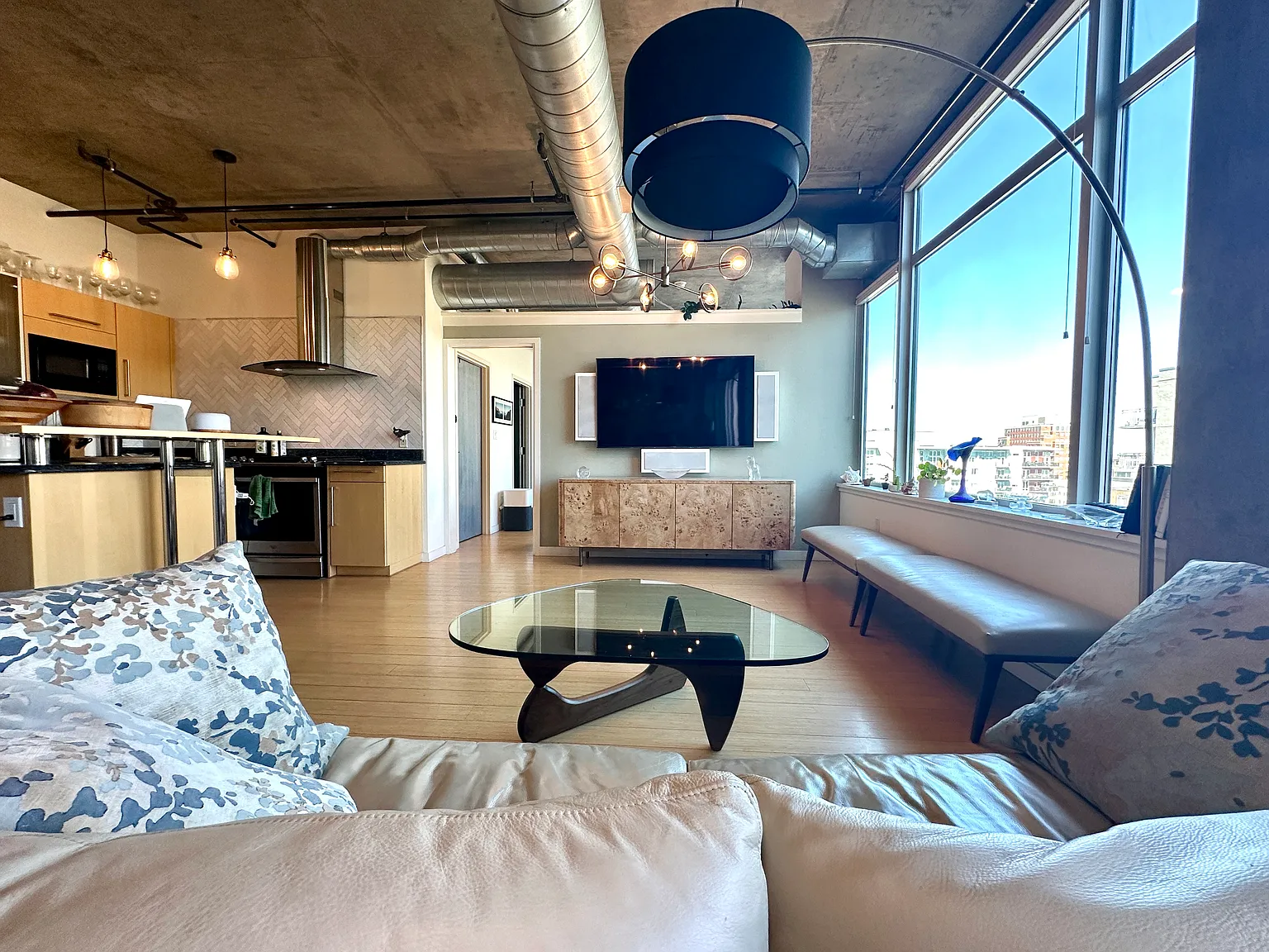 2 bed, 1230 sqft, $3,000 — Photo 2