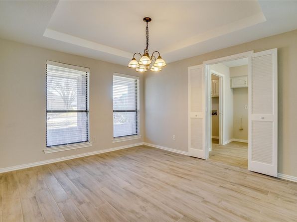 3301 Darion Ln