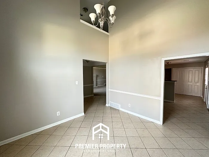 3 bed, 2.5 bath, 1840 sqft, $1,850 — Photo 4