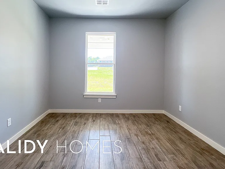 1760 Salma Rd — Photo 3
