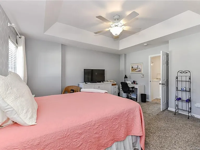 2151 Lake Breeze Ln — Photo 9