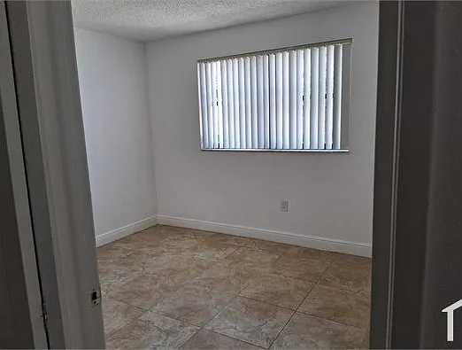 9829 Nob Hill Ln — Photo 1
