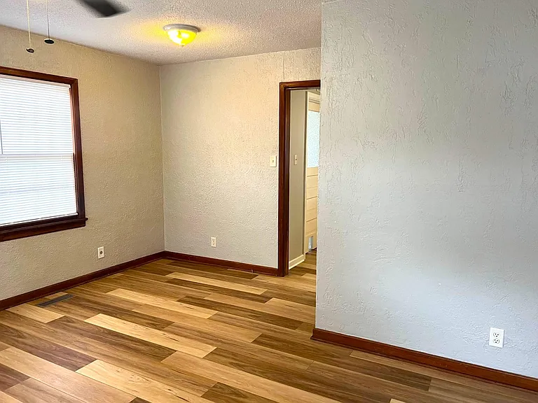 1520 W Arizona Ave — Photo 5