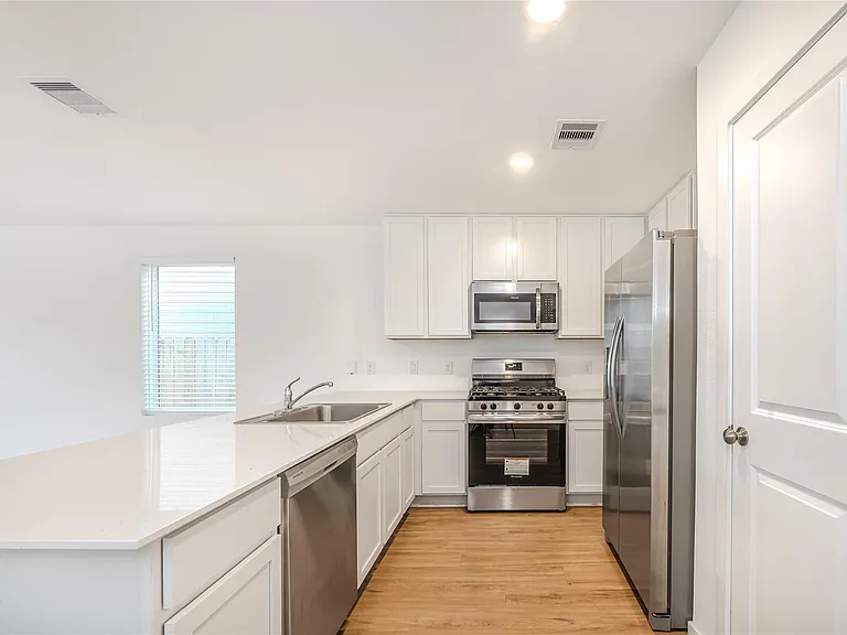 21458 Carosella Dr — Photo 7
