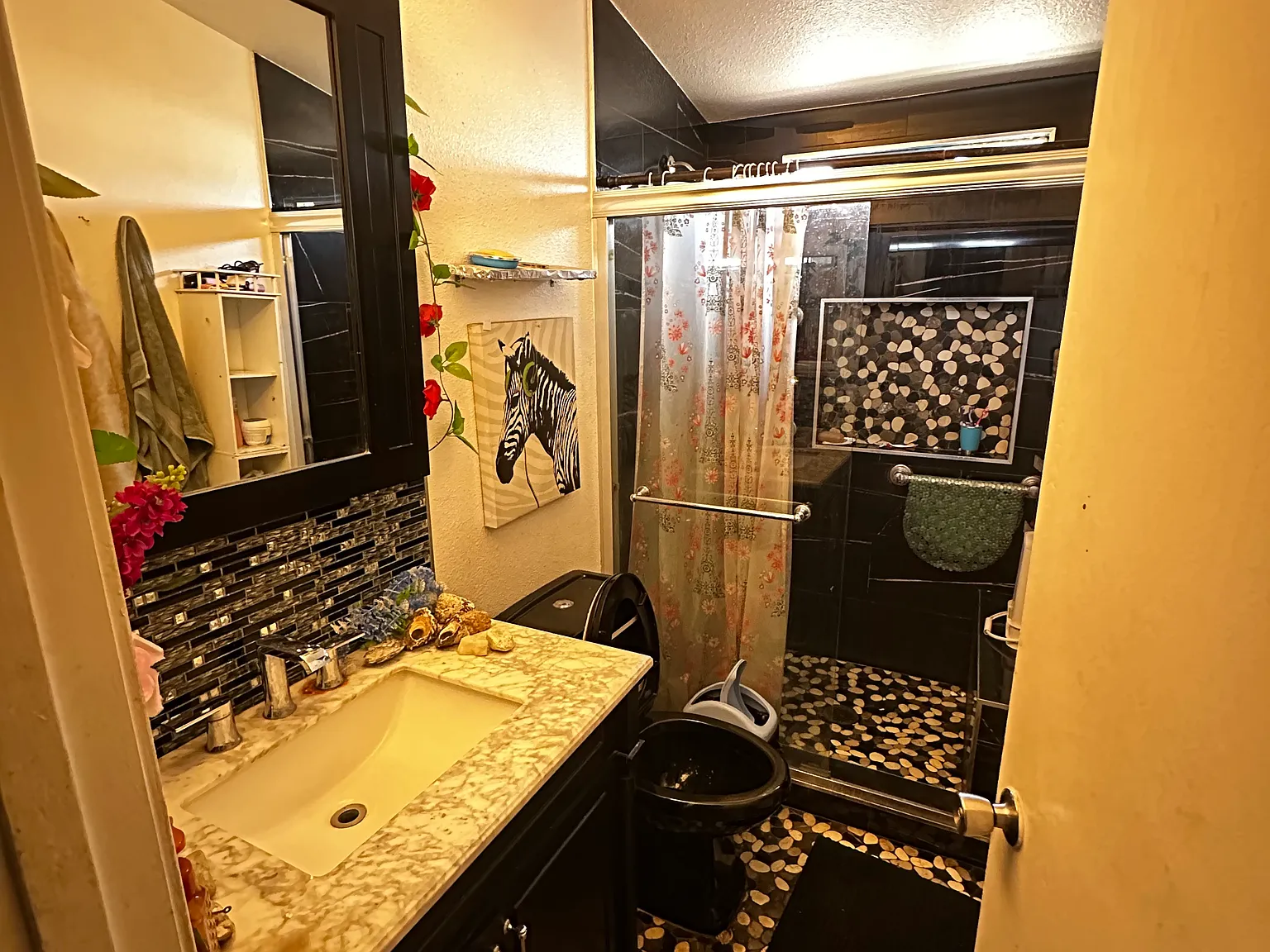 2 bed, 872 sqft, $1,300 — Photo 3