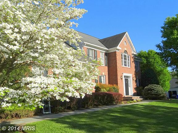 3rd image of 15717 Sycamore Grove Ct