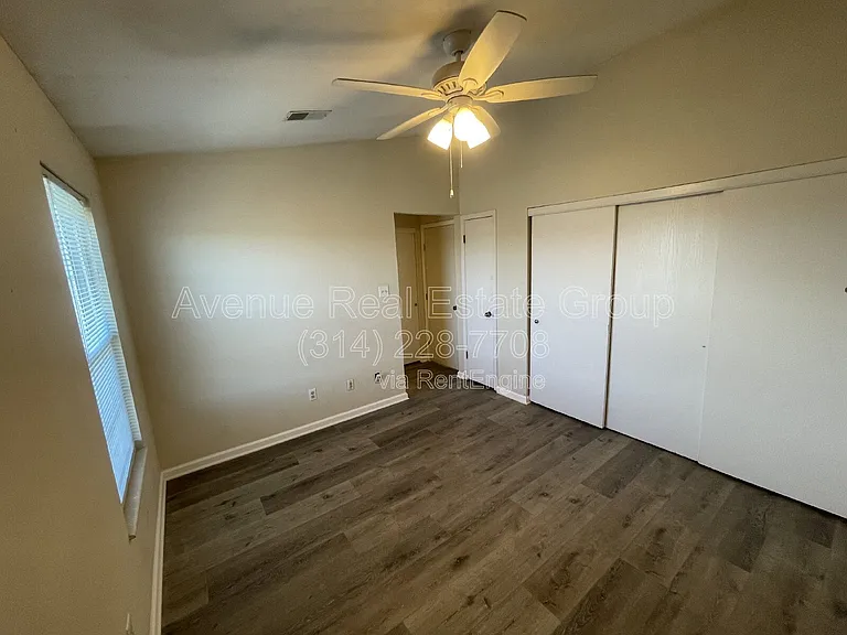 1231 Creve Coeur Crossing Ln #I — Photo 9