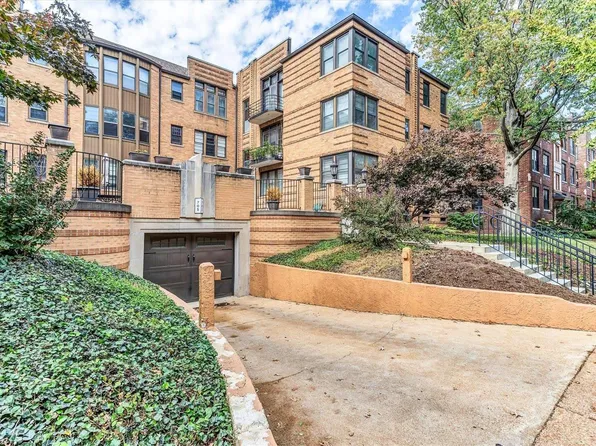 703 Westwood Dr APT 2A, Saint Louis, MO 63105