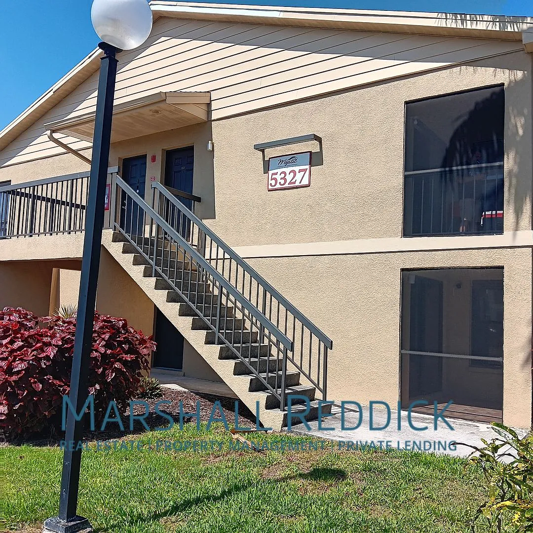 1 Bed 1 bath off Summerlin — Photo 1