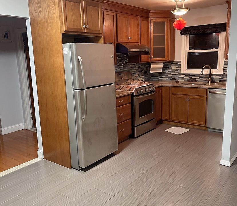 2nd image of 150-11 Bayside Ave Floor 2