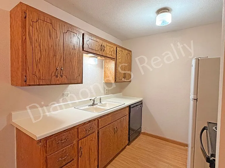 2159 East Macs Court — Photo 8