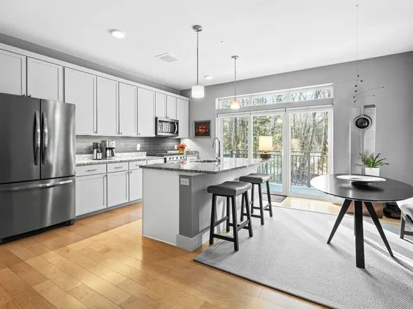 53 Mcauley Way #203, Portland, ME 04103