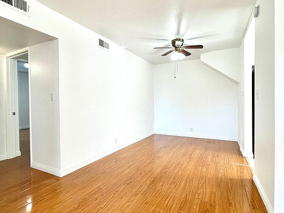 5th image of 1212 N Beachwood Dr #1