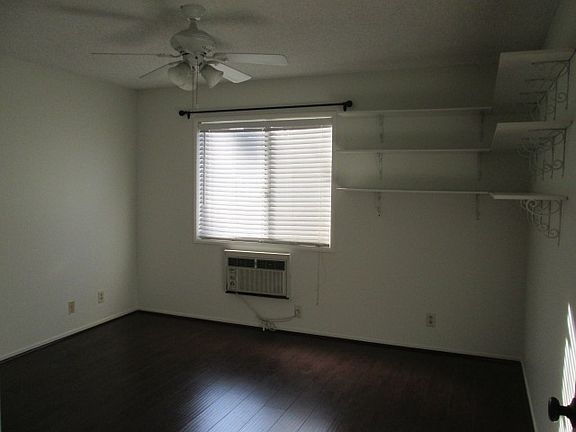 5th image of 960 E Bonita Ave Unit 158