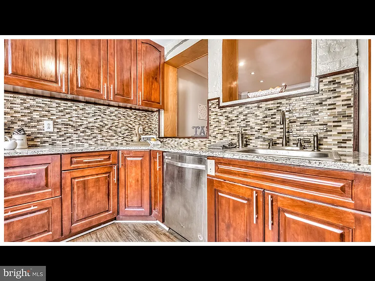 1209 S Ellwood Ave — Photo 18