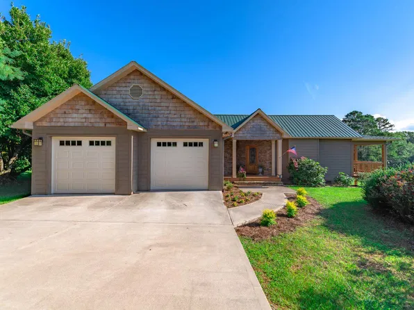 57 Maple St, Morganton, GA 30560