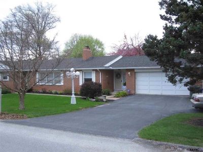 235 Melvale Rd, Dallastown, PA, 17313