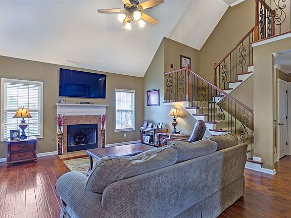 2nd image of 53 Spencer Dr