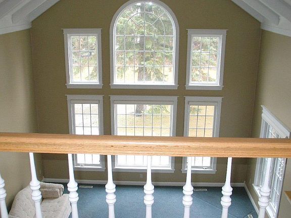 5th image of 334 Woodland Cir