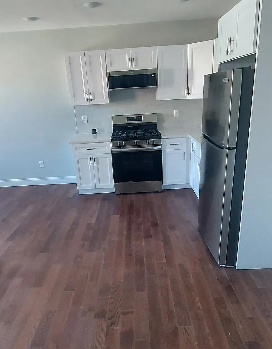 2 bed, $1,900 — Photo 3