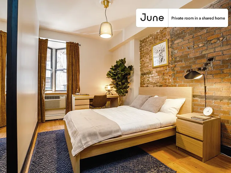 356 W 39th St #B — Photo 1