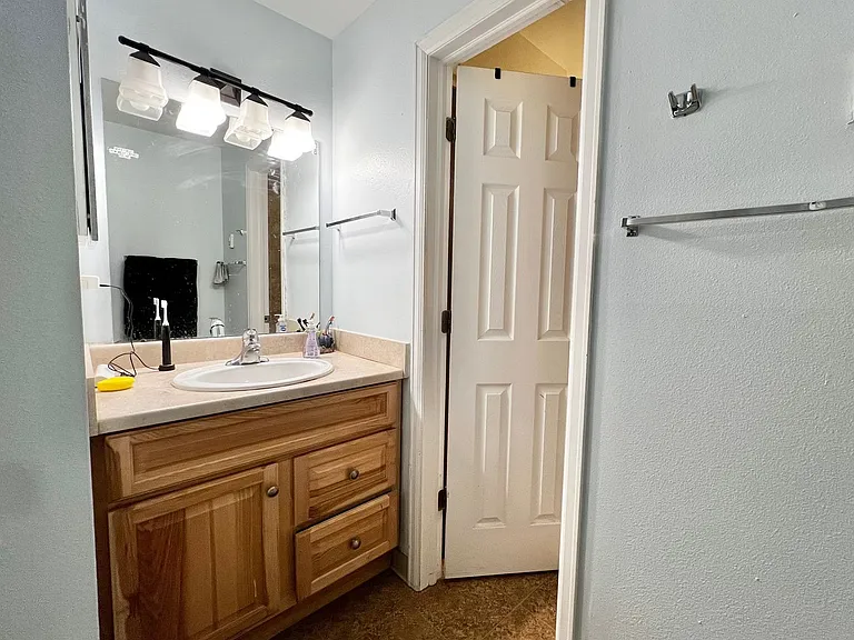 1301 University Ave #B101 — Photo 12