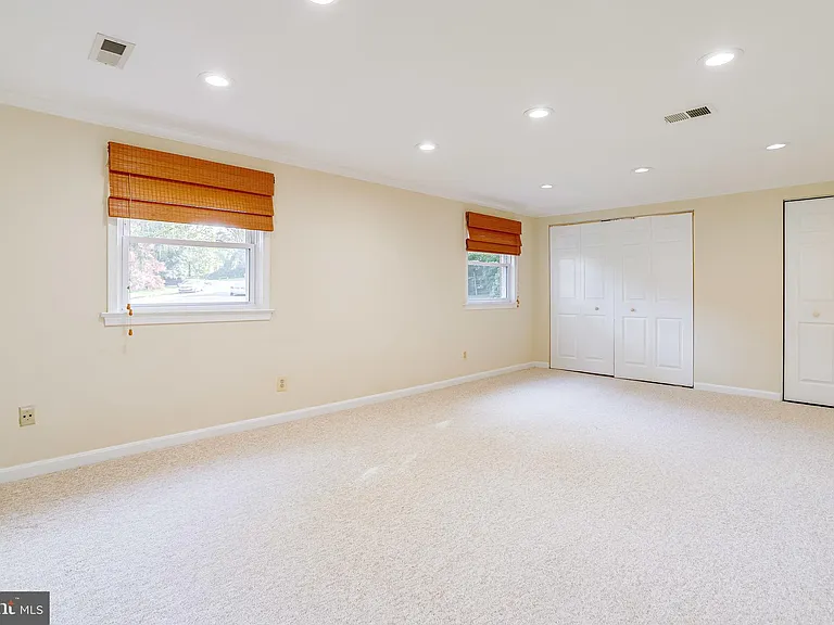 7321 Reddfield Ct — Photo 9
