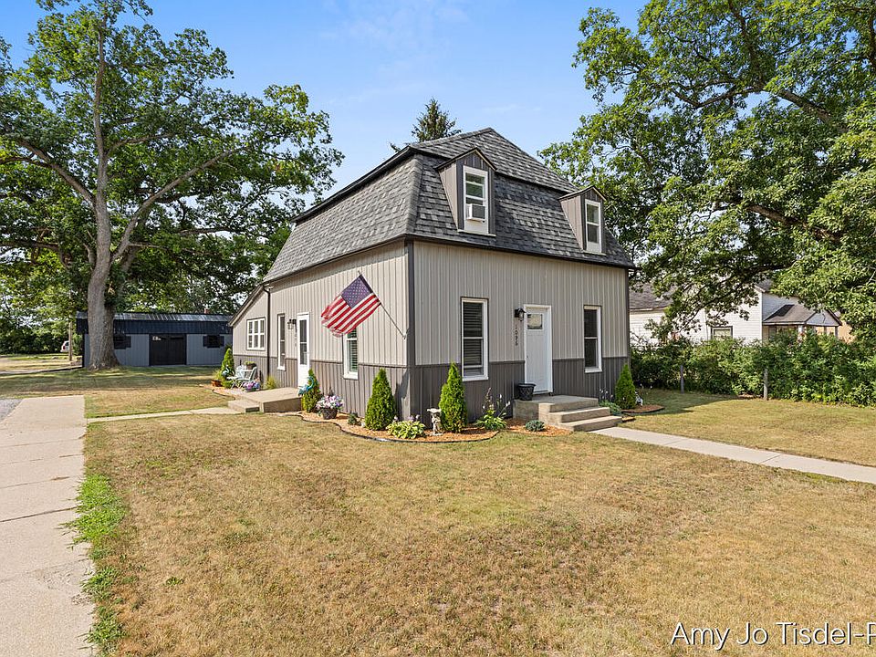 1st image of 1096 E James St