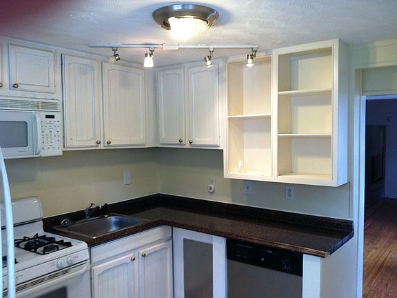 3rd image of 29 E West St