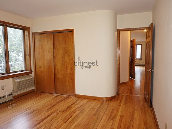 5th image of 40 Jackson Pl #1RF