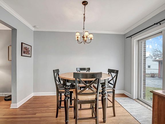 4th image of 606 Beach Ave