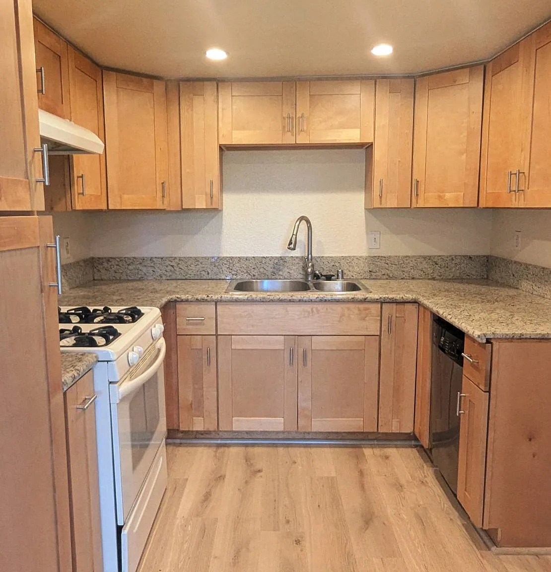 2030 Indiana St — Photo 1