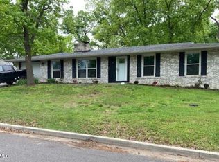 5020 Woodhaven Dr, Jefferson City, MO 65109