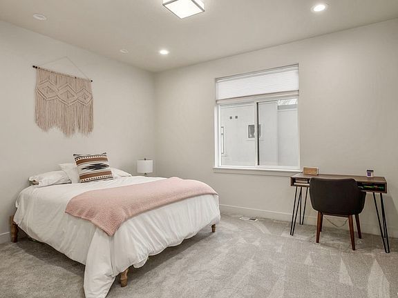 5th image of 1425 E Komenda Way