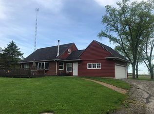 1518 W Elm Rd, Oak Creek, WI 53154