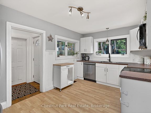 4th image of 3 Cora St E