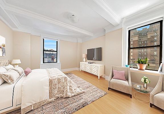 3rd image of 23 W 73rd St #817