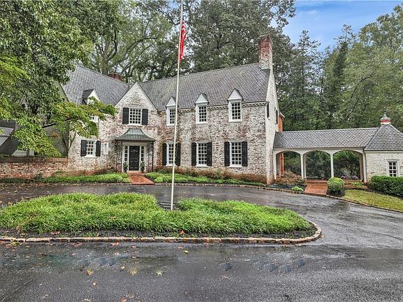 3rd image of 18 Hampton Hills Ln