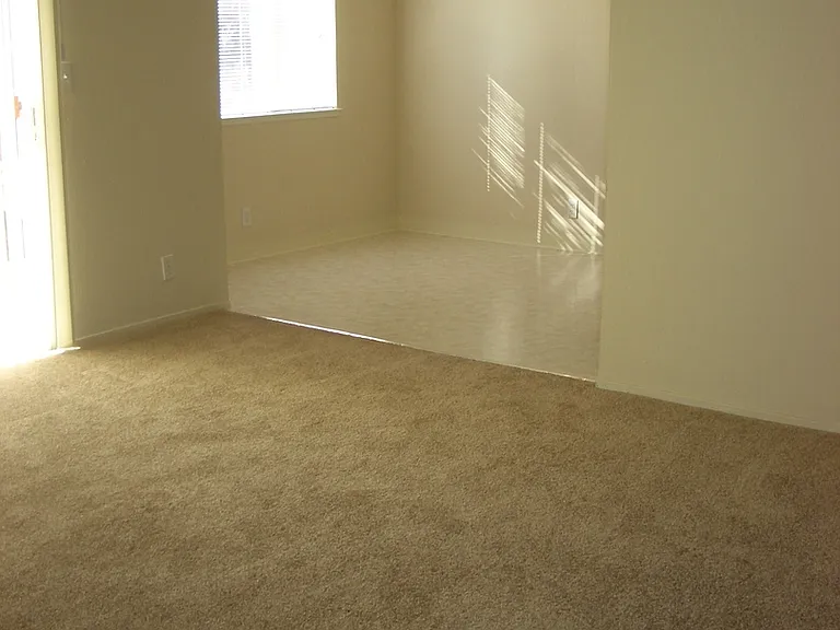 Mira Loma Apartments — Photo 28