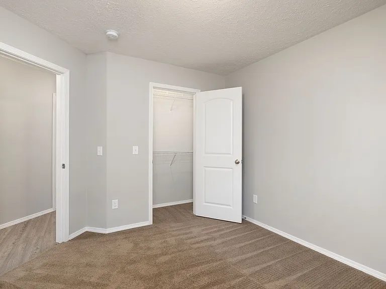 534 W Grace St — Photo 7