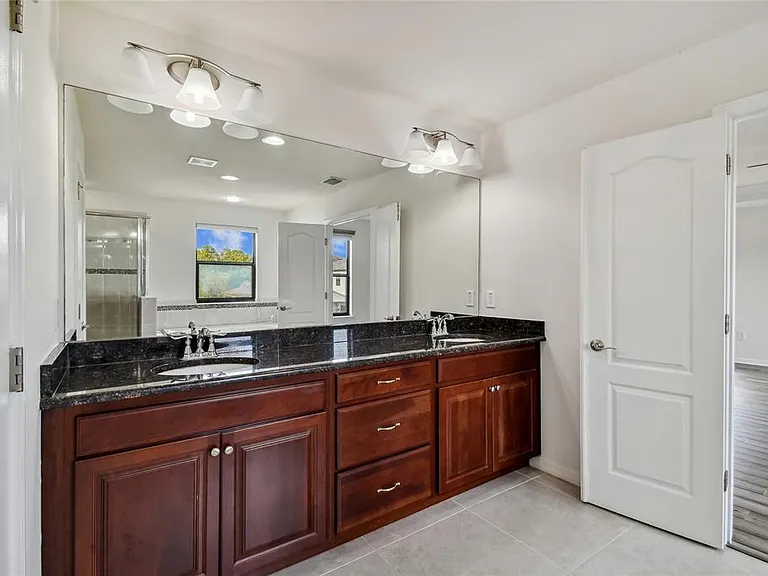 11027 Tahiti Isle Ln — Photo 18