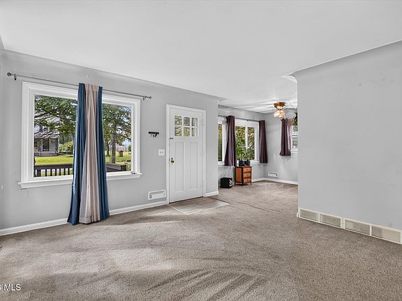 5th image of 3906 Drummond Rd