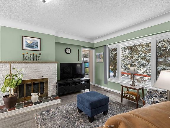 3rd image of 23 William Ave