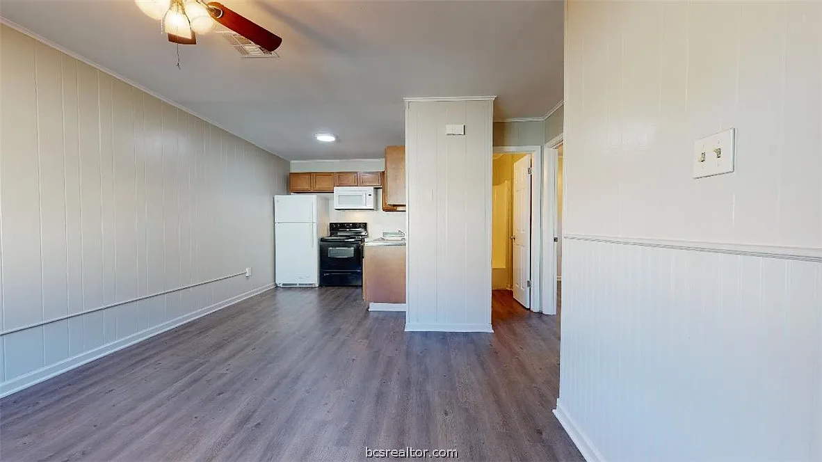 2 bed, 1.0 bath, 561 sqft, $775 — Photo 2