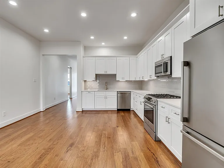 10330 Grove Row Ave — Photo 13