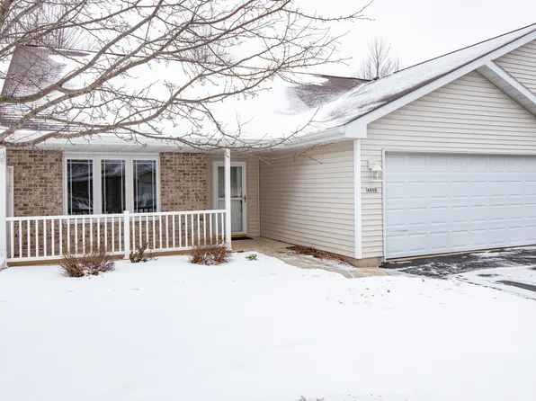 486 Wyldewood Dr Unit B, Oshkosh, WI 54904