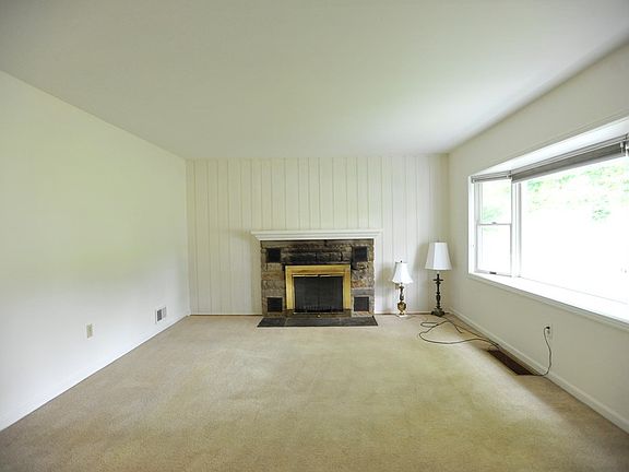 3rd image of 312 West Ave