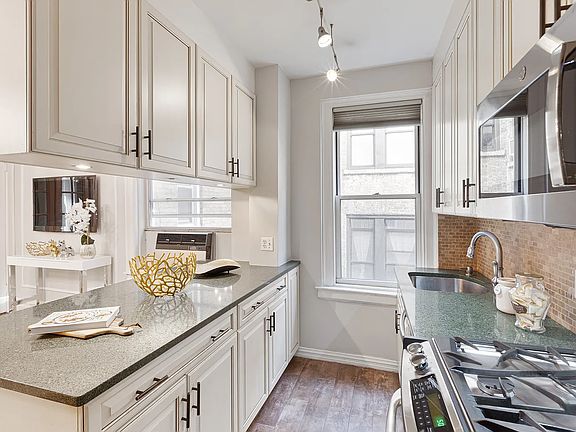 4th image of 345 W 55th St APT 7G