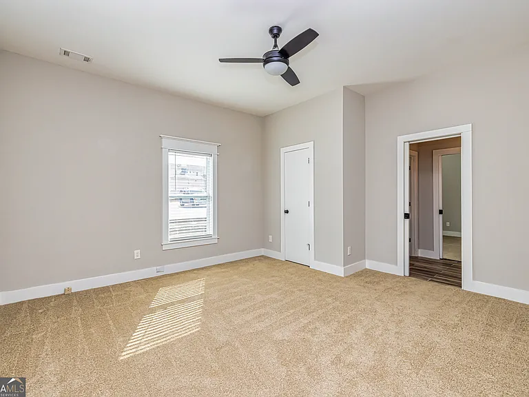 1678 Dorsey Ave — Photo 12